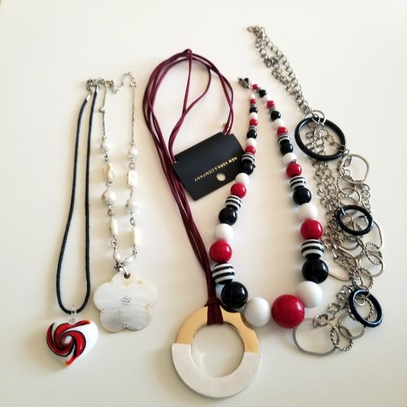 Lot of 5 Red Black White Beaded Necklaces Mother of Pearl Hearts - Picture 7 of 13